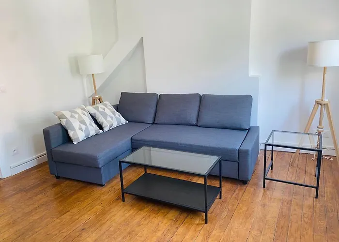 2Nd Floor Cozy Central Flat With Free Parking